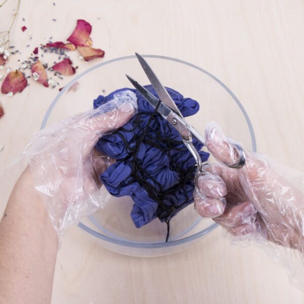 Crafters Indigo Bandana Kit4 Kikkerland Crafters Indigo Bandana Kit