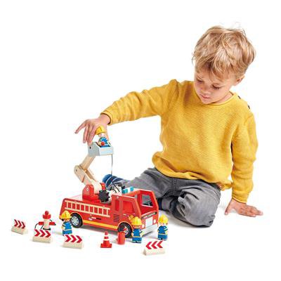 Brandweerwagen2 Tender leaf toys brandweerwagen hout