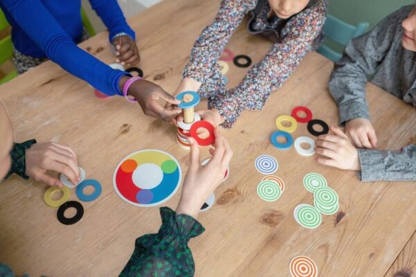 kleur2 BS Toys Kleurcombinatie Race Spel - Strategisch Actiespel