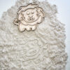 Leuk met letters Houten Vultray en stempel Leeuw