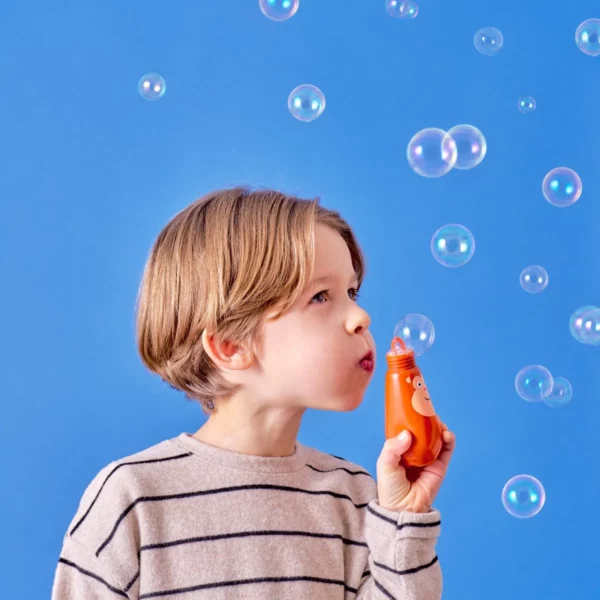bellenblaas2 Kikkerland KIDOKI Squeezy Bubbles leeuwtje bellenblaas
