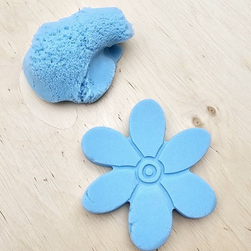 magic sand blauw2 (1) SensoryFun Blauwe Magic Sand, kinetisch zand