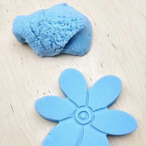 magic sand blauw3 (1) SensoryFun Blauwe Magic Sand, kinetisch zand