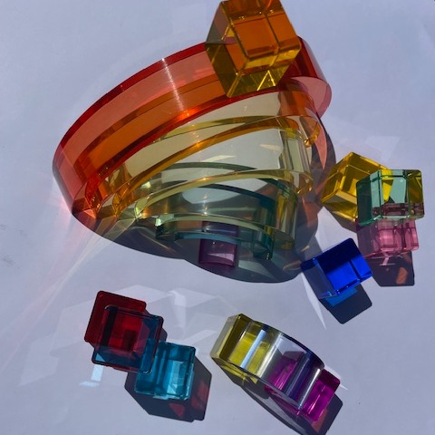 IMG_5045 (1) (1) Eduplay Acrylic Rainbow stones Eduplay Acryl Regenboogvormen – Spelen met Licht, Kleur & Schaduw