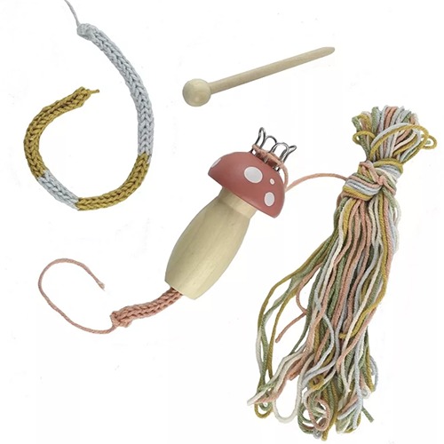 Inhoud wolset Pompom maken van Egmont Toys – kleurrijke wol, pomponmakers en accessoires voor kinderen