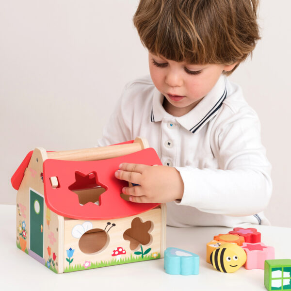 Educatief houten vormenhuis voor vorm- en kleurherkenning
