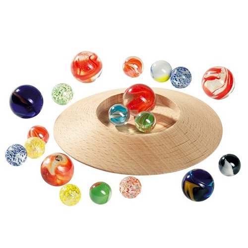 Goki houten knikkerspel met 31 knikkers op speelbord