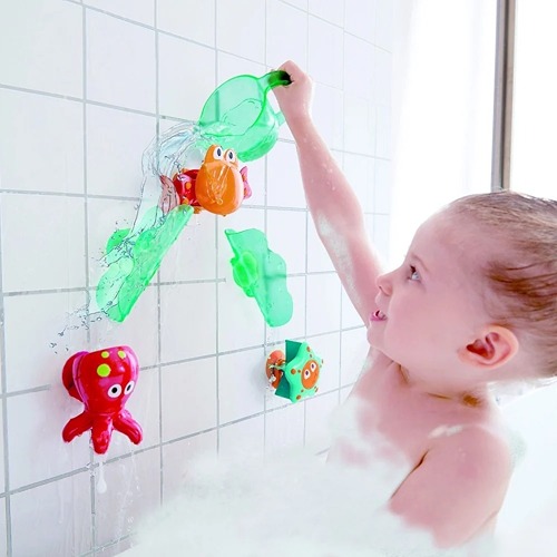 Cascadewaterval badspeelgoed van Hape met krab, zeester en octopus.