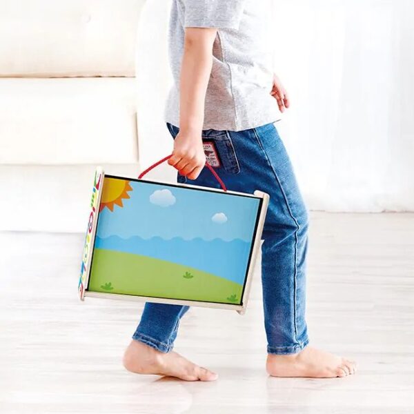 Reisvriendelijke houten magnetische kunstdoos van Hape met stevig handvat